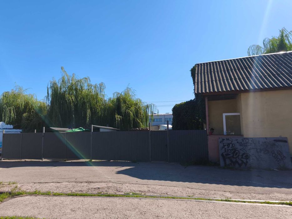 Здам приміщення їдальні з прилеглою територією в районі Пивзаводу.