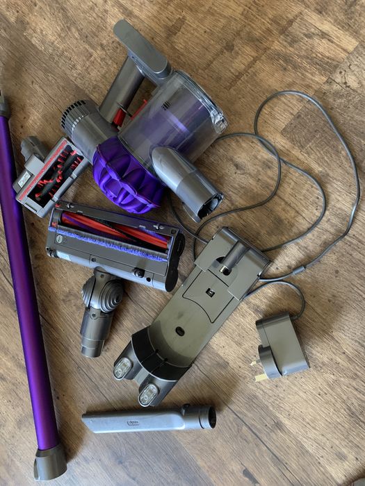 Аккумуляторный пылесос Dyson v6 total clean