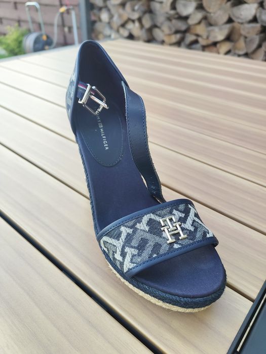Sandały na koturnie Tommy Hilfiger