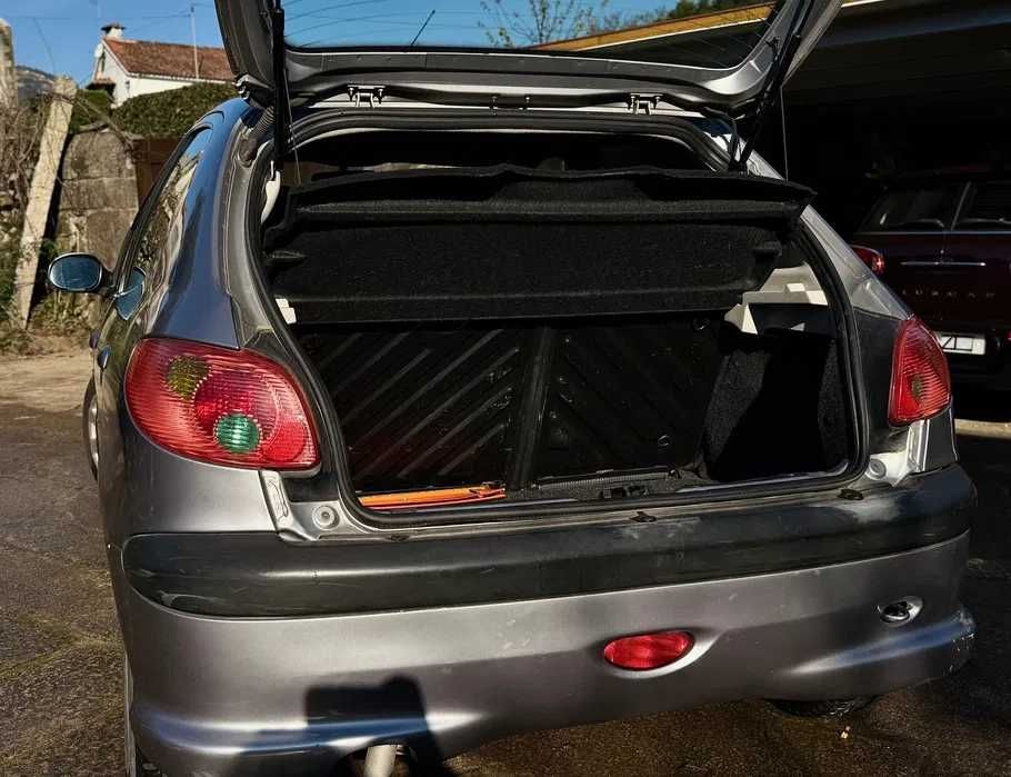 Peugeot 206 1.1 Gasolina | 2003 | 149.000 km | Embraiagem, Pneus Novos