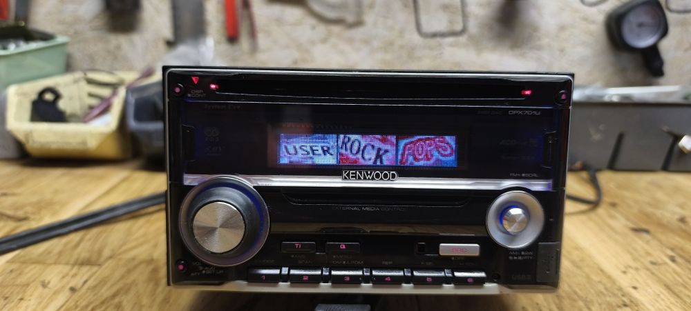 Radio Kenwood DPX-701uy , 2 din , oldschool ,hi end ,animacje  ,USB ,AUX ,CD ,iPod ,iPhone , 3x RCA 5v , procesor ,rozbudowane eq , zmienne kolory .