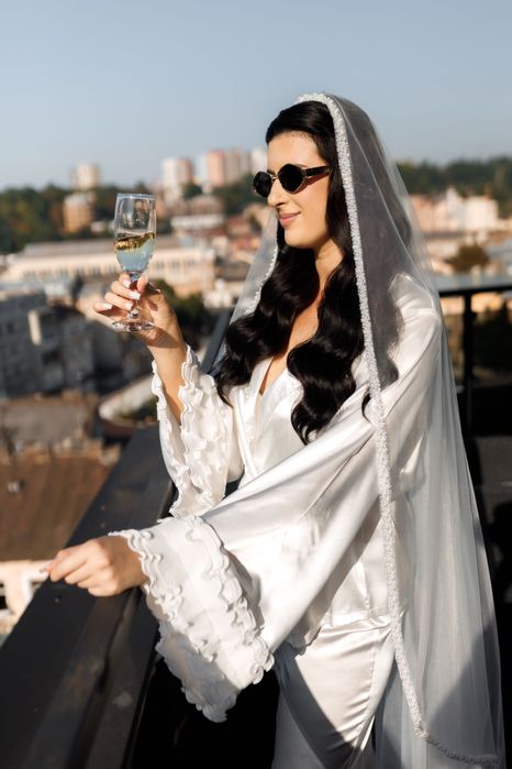 Продаю весільне плаття ( піджак теж)Львів