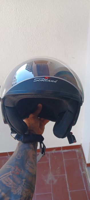 Capacete Jet com Viseira