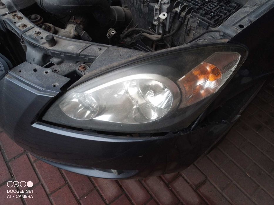 Pas przedni Kia cee'd 2009 r 2,0 cerdi