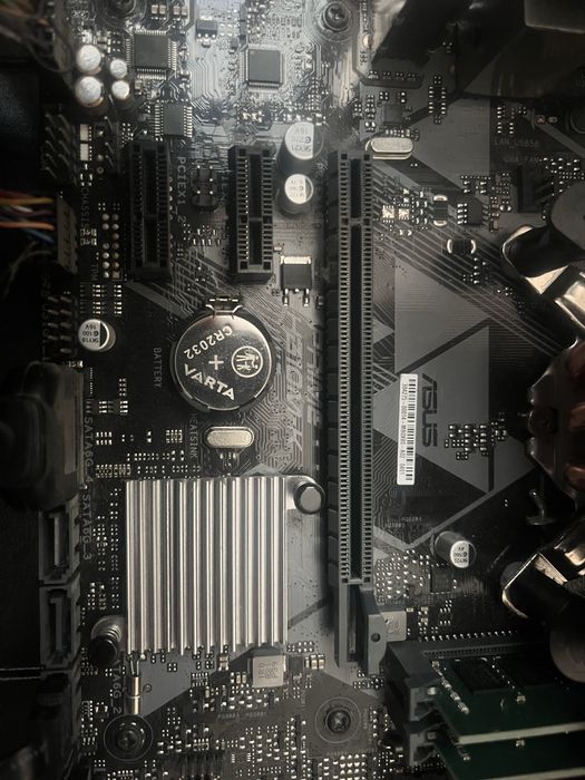 Готовий компʼютер для ігр та роботи