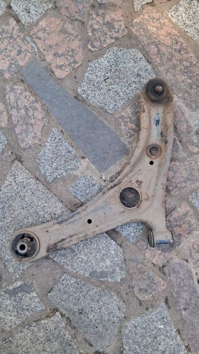 Рычаг на Джили мк передний левый и правый  500грн. За пару