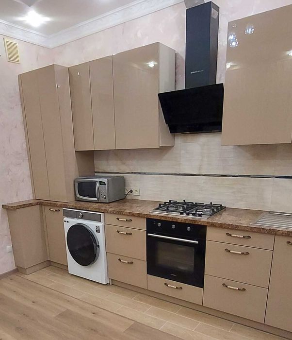 Ремонт та складання корпусної мебелі