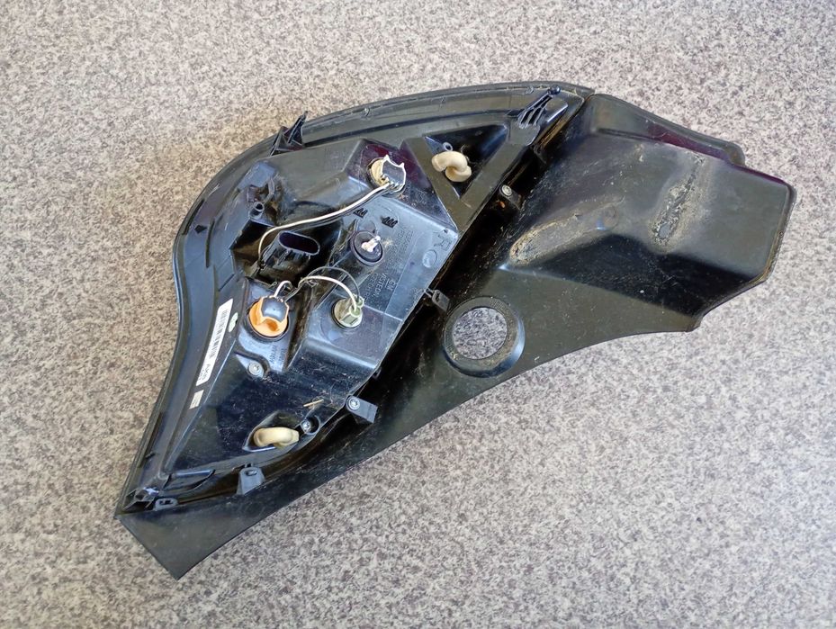 Lampa w błotnik prawy tył Opel Adam Europa
