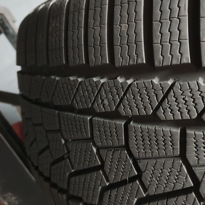 275/40/19 XL Sprzedam parę opon zimowych Continental z 2025 roku
