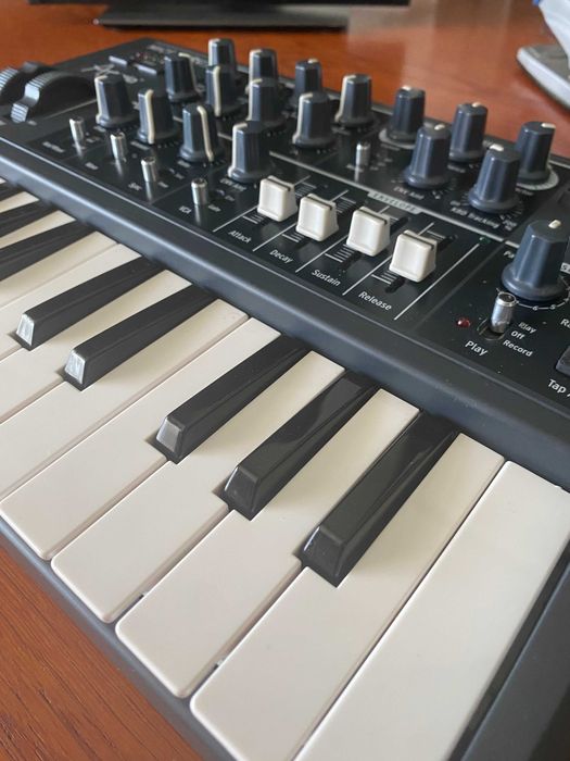 Arturia Microbrute
