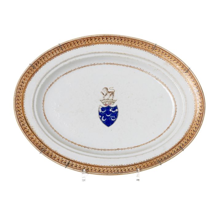Porcelana oriental - Travessa brasonada - Companhia das Índias