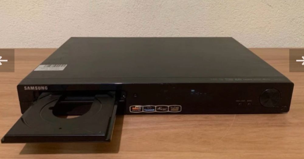 DVD рекодер Samsung DVD-HR773