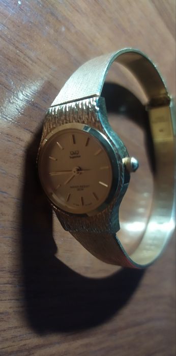 Zegarek damski Q Q Superior