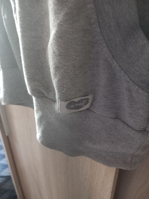 Damska bluza z kieszonka kangurek