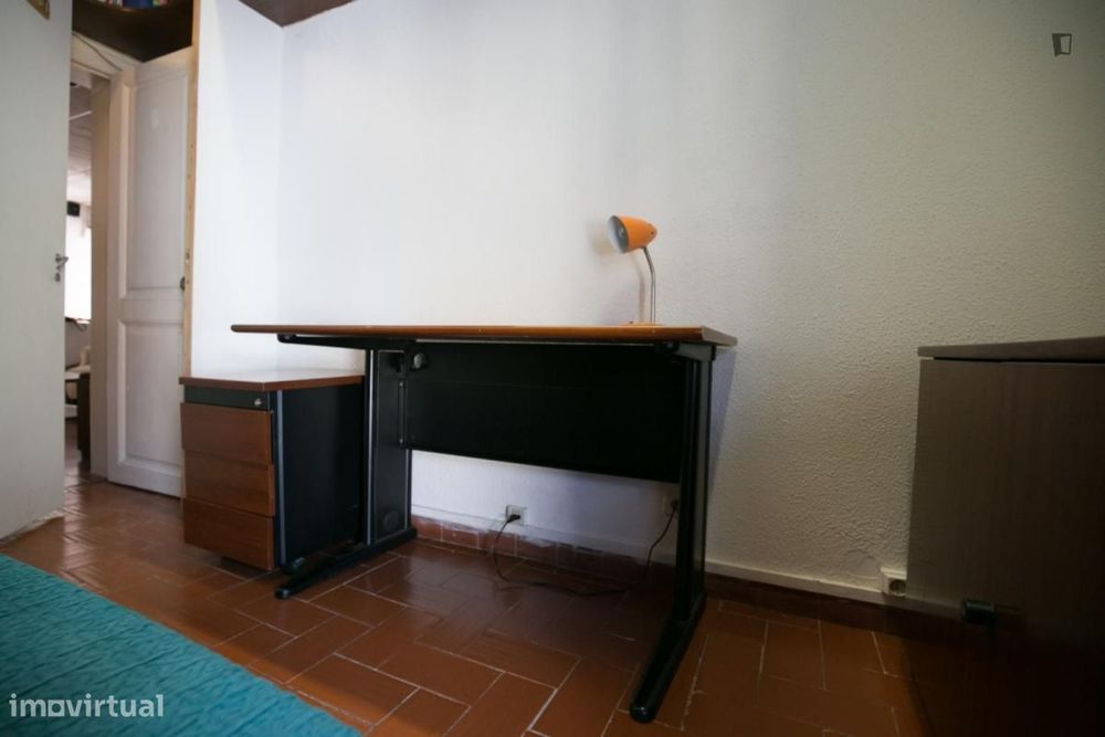 Quarto - localizado em Alameda Lisbon