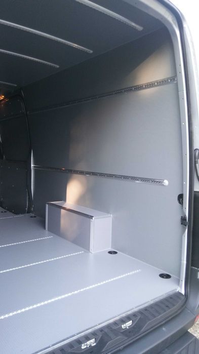 Mercedes Sprinter L3H2 Profesjonalne zabudowy samochodów dostawczych