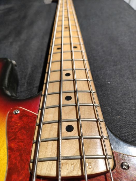 Gitara basowa Fernandes Jazz Bass