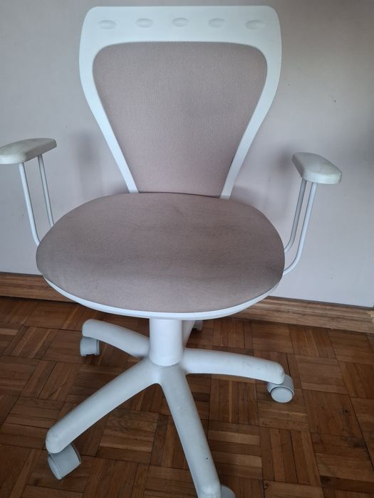 Fotel dziecięcy obrotowy do biurka