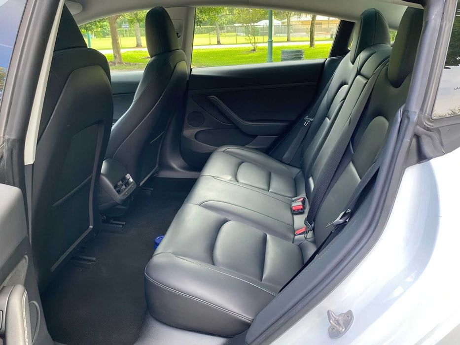 Tesla Model 3      2024