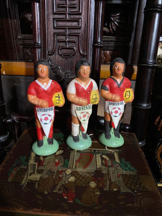 Escultura Movimento Fálico Jogador Fute Faiança Caldas da Rainha 17 cm