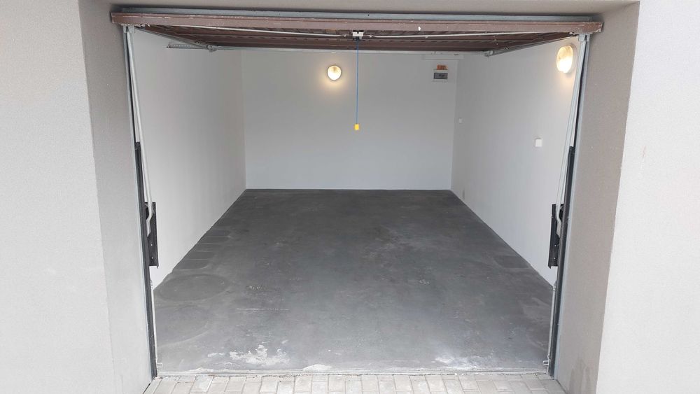 Wynajmę garaż 20m2 przy ul. Odnowiciela 16.
