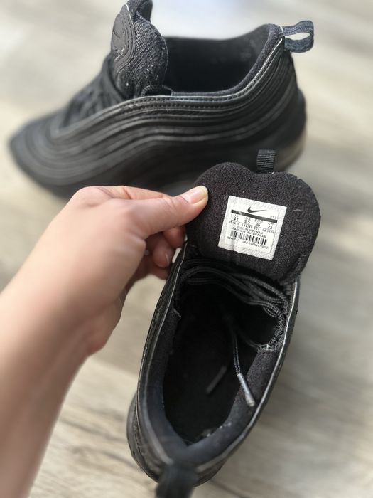 Кроссовки Nike или ботинки на мальчика
