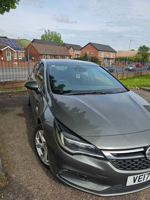 Carro com matricula do uk