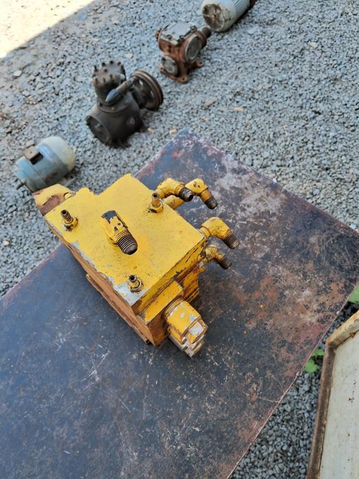 Гідророзподільник