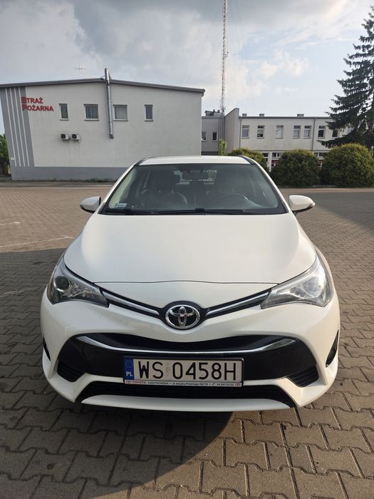 Toyota avensis t27 2017