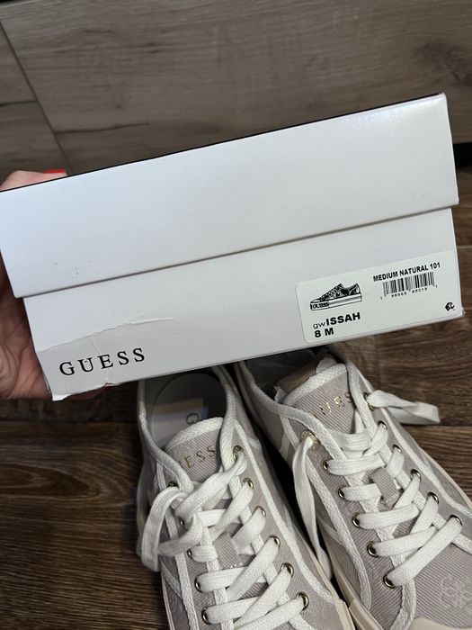 Кеди жіночі Guess розмір 8, 38,5-39
