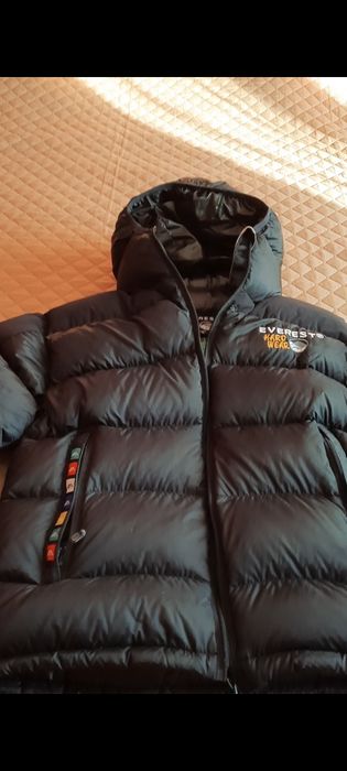 Продам пуховик размер  S мужской , Состояние отличное. Цена 650 гр.