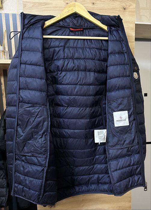 Жіноча курточка Moncler