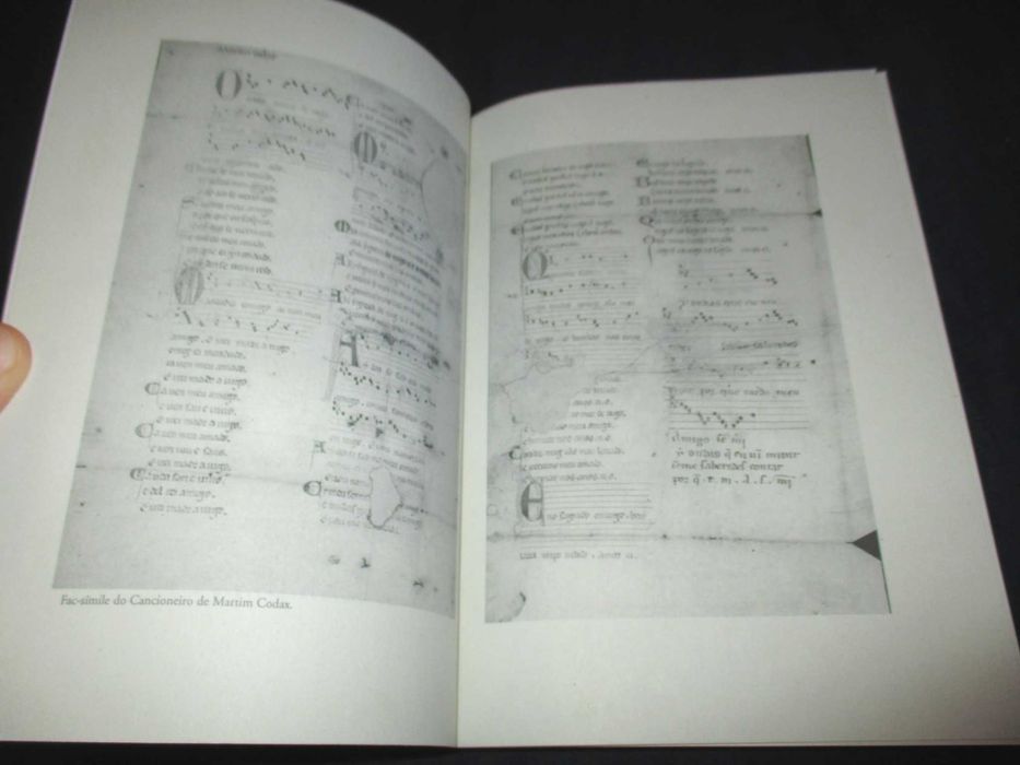 Livro Do Cancioneiro de Amigo Helder Macedo