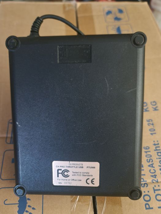 CH PRO flight kit - Controlos para simulador (Yoke+Pedals+Throttle)