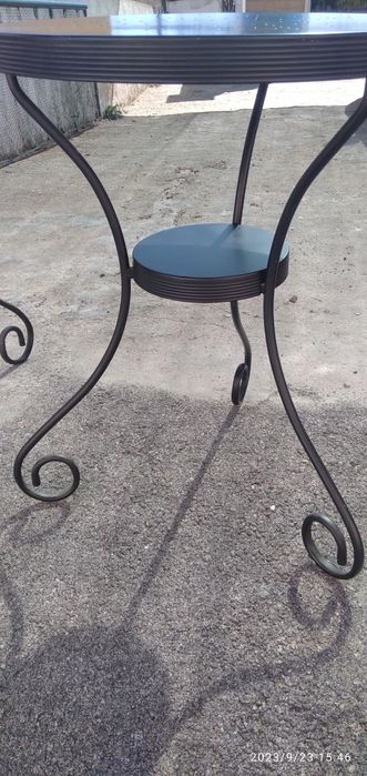 Duas Mesas de cabeceira