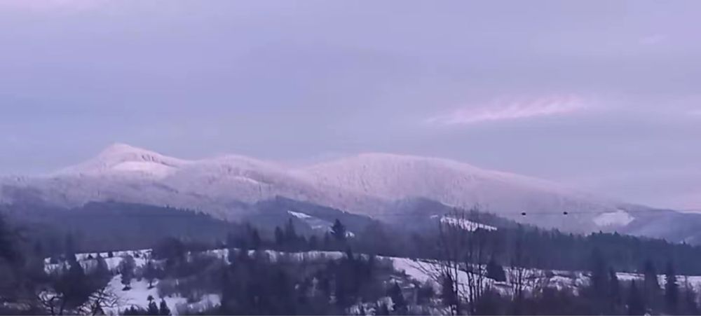 Автономний Котедж у Карпатах | Вид на річку