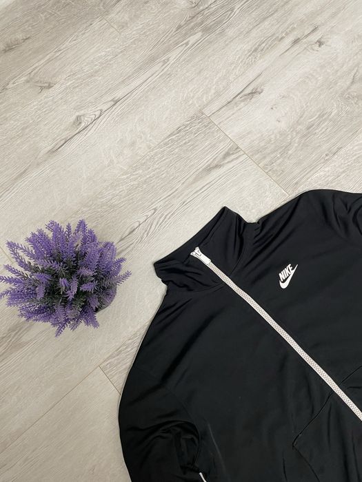 Олімпійка Nike.