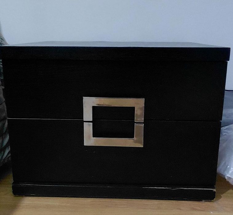 Conjunto de quarto cómoda e duas mesinhas de cabeceira