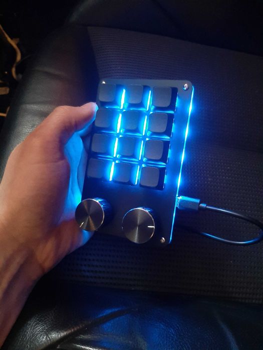Панель з кнопками, Button Box