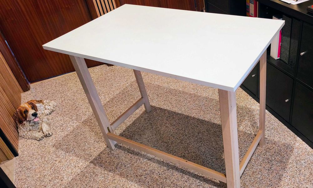 Mesa para escritório, estudo ou utilização ocasional