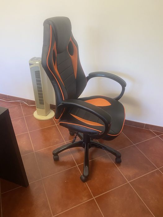 Cadeira  gaming em bom estado