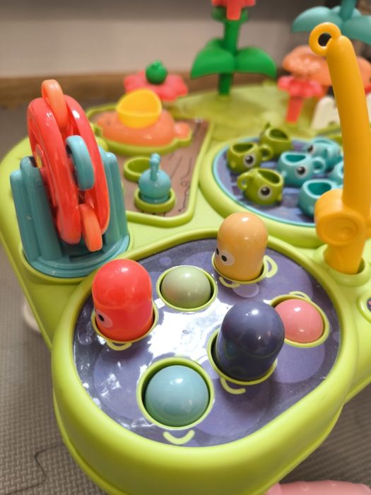 Stoliczek edukacyjny do zabawy kreatywny stolik zabaw manualnych