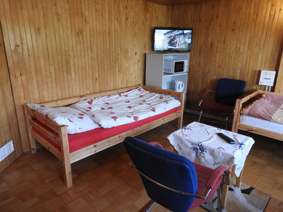 Noclegi  i pokoje pracownicze