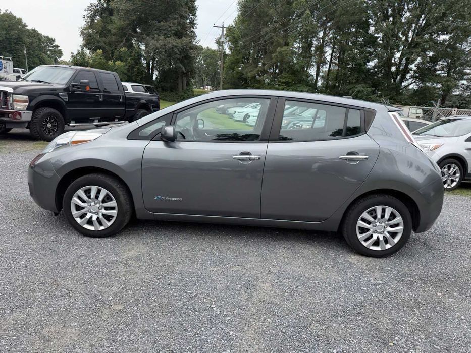 Nissan LEAF S      2015