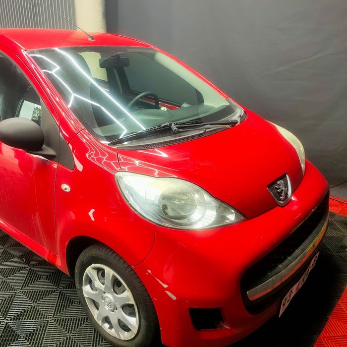 Vendo peugeot 107 1000 a gasolina do ano 2010 com 108.000 km