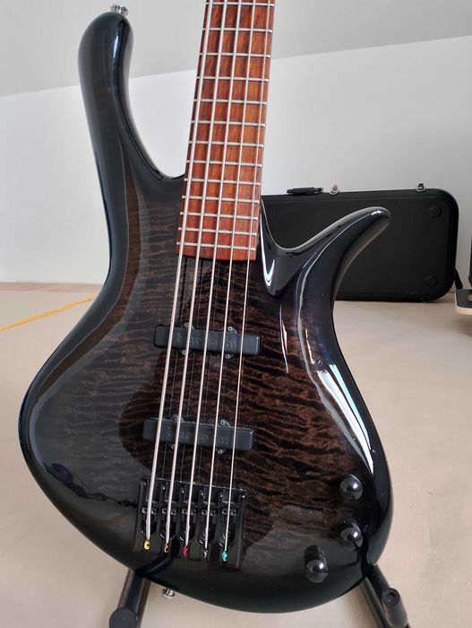 Gitara basowa GMR 5 strun 3,93 kg + case