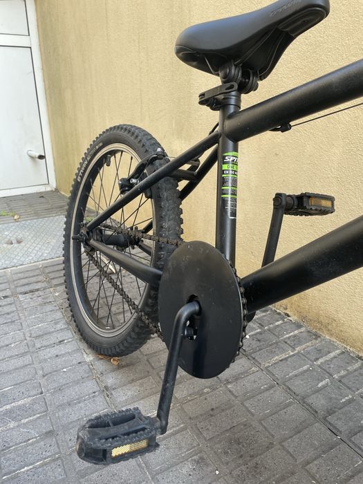 Bicicleta de criança  em bom estado