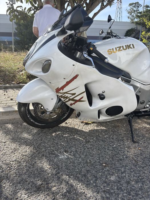 Moto , suzuki hayabusa gsx 1300 R 1999