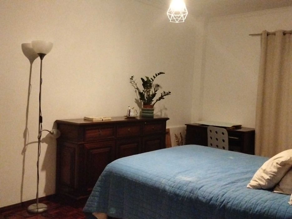 Quarto para alugar em Parede linha de Cascais
