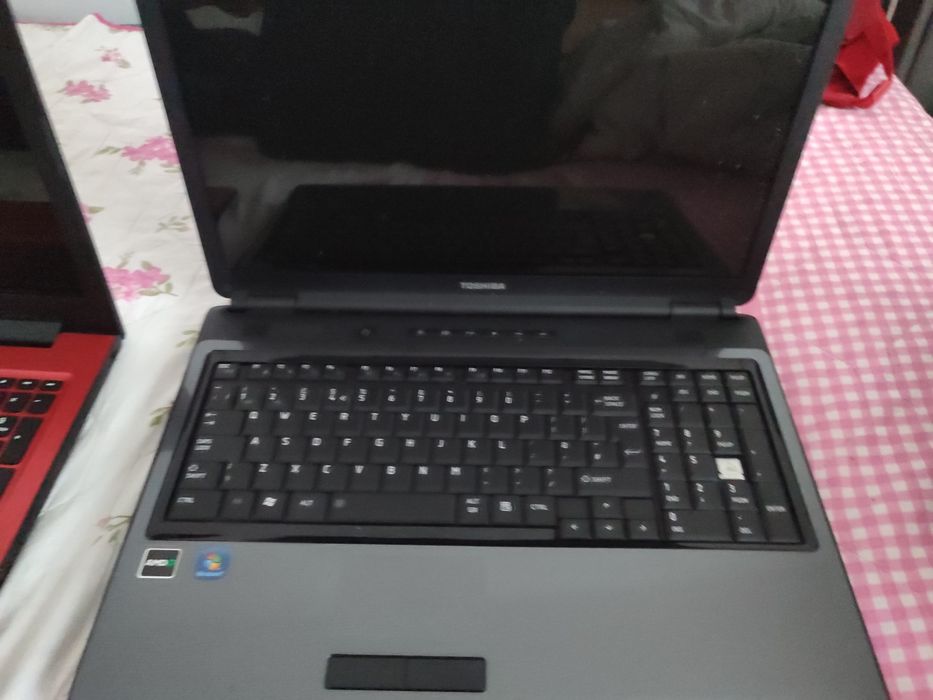 Sprzedam dwa laptopy